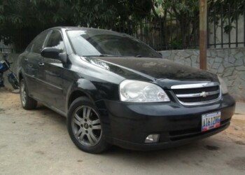 El Optra negro fue recuperado en el sector Matica Arriba