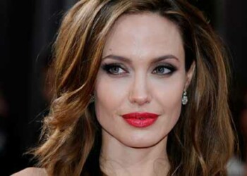Angelina Jolie volverá a ponerse en la piel de Maléfica para ser la bruja que le amarga la vida a La Bella Durmiente.