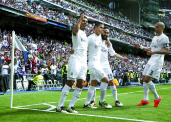 Los suplentes del Real Madrid aliviaron el dolor de la derrota ante el Wolfsburgo y, dirigidos por un gran Cristiano Ronaldo, golearon al Eibar 4-0 para mostrar el camino hacia la remontada que tiene que afrontar el conjunto blanco, el próximo martes, frente al conjunto alemán.