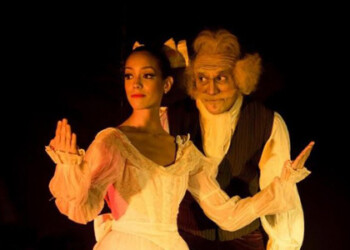 También conocida como La muchacha de los ojos de esmalte, Coppelia fue estrenado el 25 de mayo de 1870 en la Ópera de París.