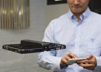 Esta cámara es una creación de la startup Zero Zero Robotics, esta no es considerada como drone ya que su peso es de tan sólo 238 gramos.