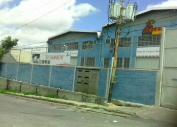 Habrían ingresado por un boquete abierto en la parte trasera del módulo