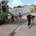 El trabajo de vaciado y estampado de concreto.