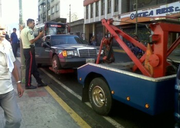 Dueños de vehículos solicitan mayor cuidado con los carros