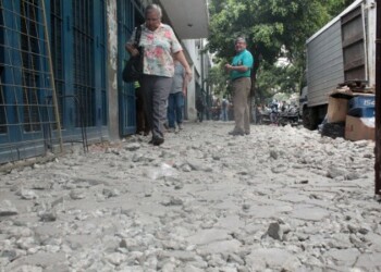 Los múltiples escombros perjudican el transitar de los peatones
