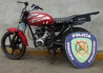 La moto fue abandonada por un antisocial que se dio a la fuga