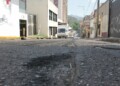 Agujeros en la carretera ocasionan malestar de conductores