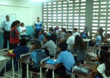 Estudiantes mirandinos participaron en la charla.