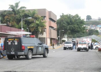 Permanece hospitalizado en el Pérez Carreño con un delicado estado de salud