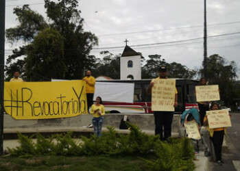 Jóvenes de Primero Justicia protestaron en la redoma de San Antonio de los Altos.