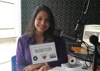 ) María Alejandra Gómez Retali es la cara detrás de la voz de Momentos.