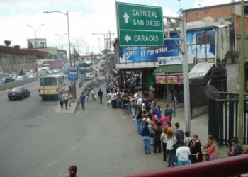 El primer mandatario local reconoció que el problema del bachaqueo es una consecuencia de la escasez.