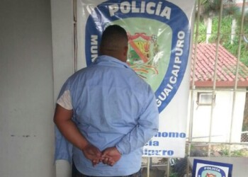 Detenido fue trasladado a la sede de la policía local.