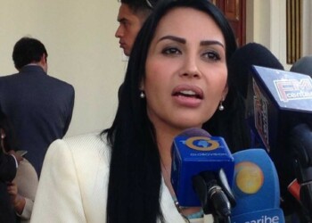 Solórzano: “También se les debe devolver las armas que les fueron quitadas a los cuerpos policiales”.
