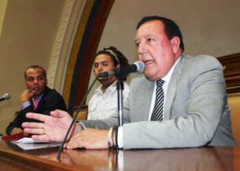 Rodríguez, quien fue ponente en el área de las soluciones en los servicios de salud, destacó los logros de su gestión en infraestructura, recurso humano y creatividad