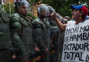 El Gobierno sostiene que los opositores intentan con estas marchas promover la violencia en el país y general un clima de caos.