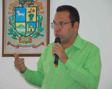 Medina: “Esta propuesta tiene carácter temporal, mientras el Gobierno estimula el aparato productivo nacional”