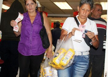 La harina de maíz precocida se ha convertido en uno de los productos más cotizados entre las amas de casa