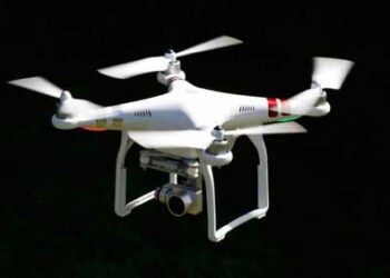 La Agencia Europea de Seguridad Aérea (EASA) anunció esta semana que examinará el riesgo de colisión entre aeronaves y drones.