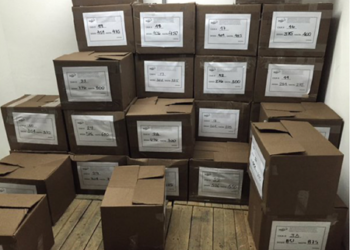 Las cajas con las firmas fueron entregadas en una dependencia del CNE en Fila de Mariches (este de Caracas) y no en la sede central del organismo