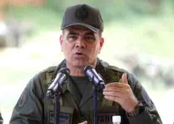 El Ministro del Poder Popular para la Defensa, Vladimir Padrino López destacó que en todo el territorio nacional “las seis brigadas de de Defensa Antiaérea están desplegadas