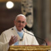 El Papa Francisco sostuvo ayer encuentro en el Vaticano con 500 niños italianos e inmigrantes, llegados de la región de Calabria (sur).
