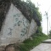 Caída del muro obstaculizaría acceso hacia el sector