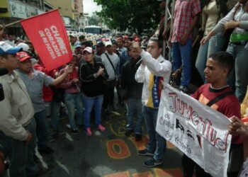 Rojitos se concentraron contra la “injerencia” del gobernador