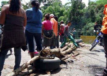 Denunciaron que la primera bolsa de comida aún brilla por su ausencia