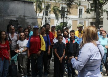 Tribuna tuvo lugar ayer en la mañana en la plaza Bolívar de Los Teques.