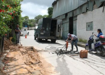 La tubería fue reparada en tiempo récord