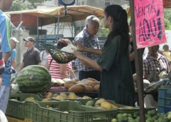 Comerciantes coinciden en que los consumidores se han percatado del incremento en los precios en los últimos meses. ARCHIVO