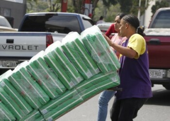 Este martes en Locatel vendieron solo dos paquetes talla M por persona