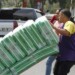 Este martes en Locatel vendieron solo dos paquetes talla M por persona