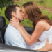 Al dar un beso, la nariz huele alrededor de la pareja para obtener información basada en sus aromas