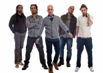 La agrupación celebrará el próximo 1 de octubre ante sus seguidores sus 20 años de carrera con un concierto.
