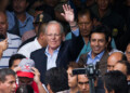 Pablo Kuczynski confirmó este sábado que mantendrá en la presidencia del Banco Central de Reserva (BCR) a Julio Velarde.