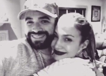 Nacho junto a JLo