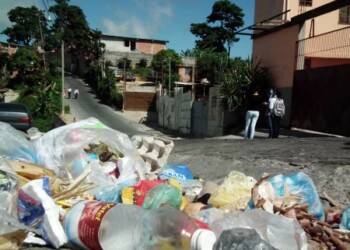 Los desperdicios se hallan en diversos puntos de la colectividad