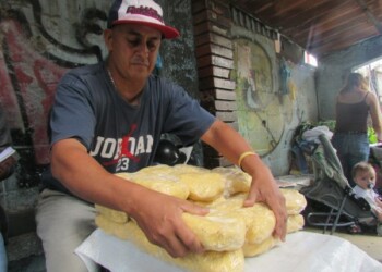 Masa de maíz pilado ha sido la alternativa de los moradores de la capital