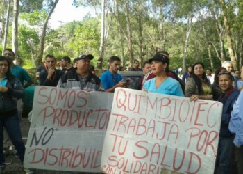 Con pancartas en mano protestaron para exigir la reactivación de la producción de hemoderivados