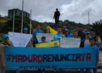 La protesta se desarrolló en la plaza Bolívar de Los Salias