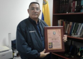 Villegas aseguró que la condecoración los motiva a seguir laborando en pro de la ciudadanía