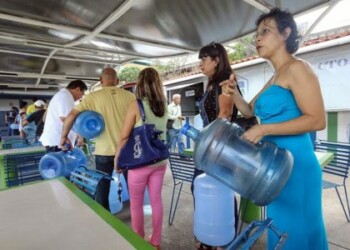 Contaron que el sueldo no les alcanza para comprar botellones semanalmente
