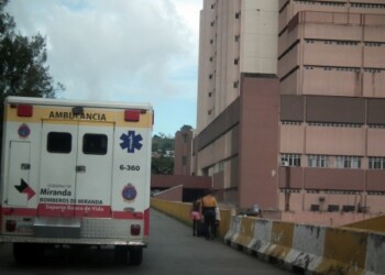 Llegó hasta el Santaella para que le atendieran la herida sufrida