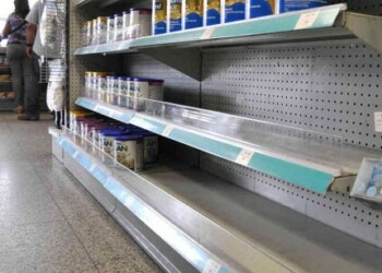 Con partida de nacimiento y cédula en mano deben ir madres a comprar fórmulas para recién nacidos