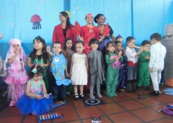 Alumnos de maternal hicieron gala de su dotes musicales y de baile a los padres y representantes con al interpretación de “¡Bajo El Mar”