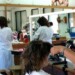 Ni en las peluquerías escapan a los estragos de la escasez y la inflación.