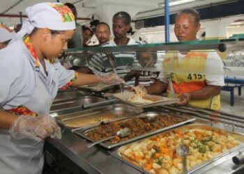 En muchos restaurantes señalan que de persistir crisis tendrán que cerrar en diciembre.