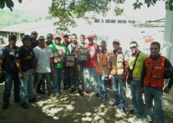 Según el presidente de la Fuerza Motorizada Los Guerreros, los mototaxistas pertenecientes tienen un carnet, un código y portan un chaleco